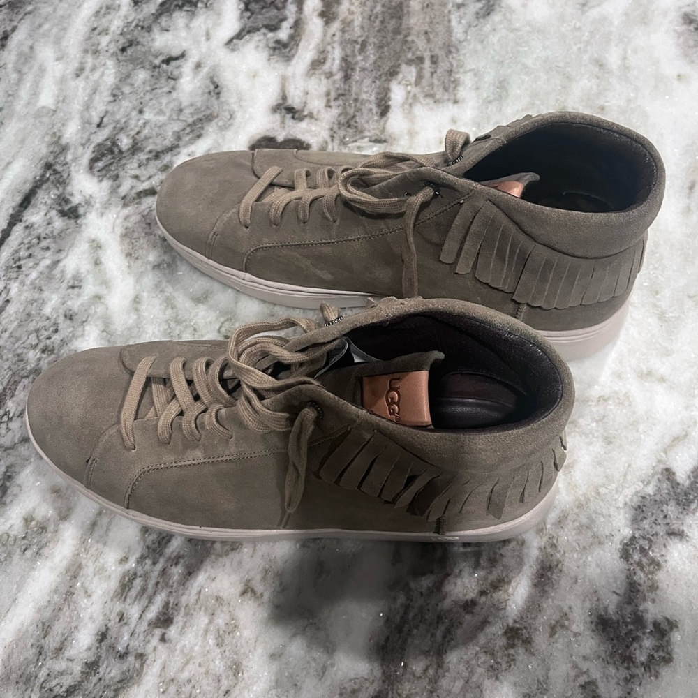 Men’s UGG Shoes -Size 15 -Like New - Picture 2 of 3